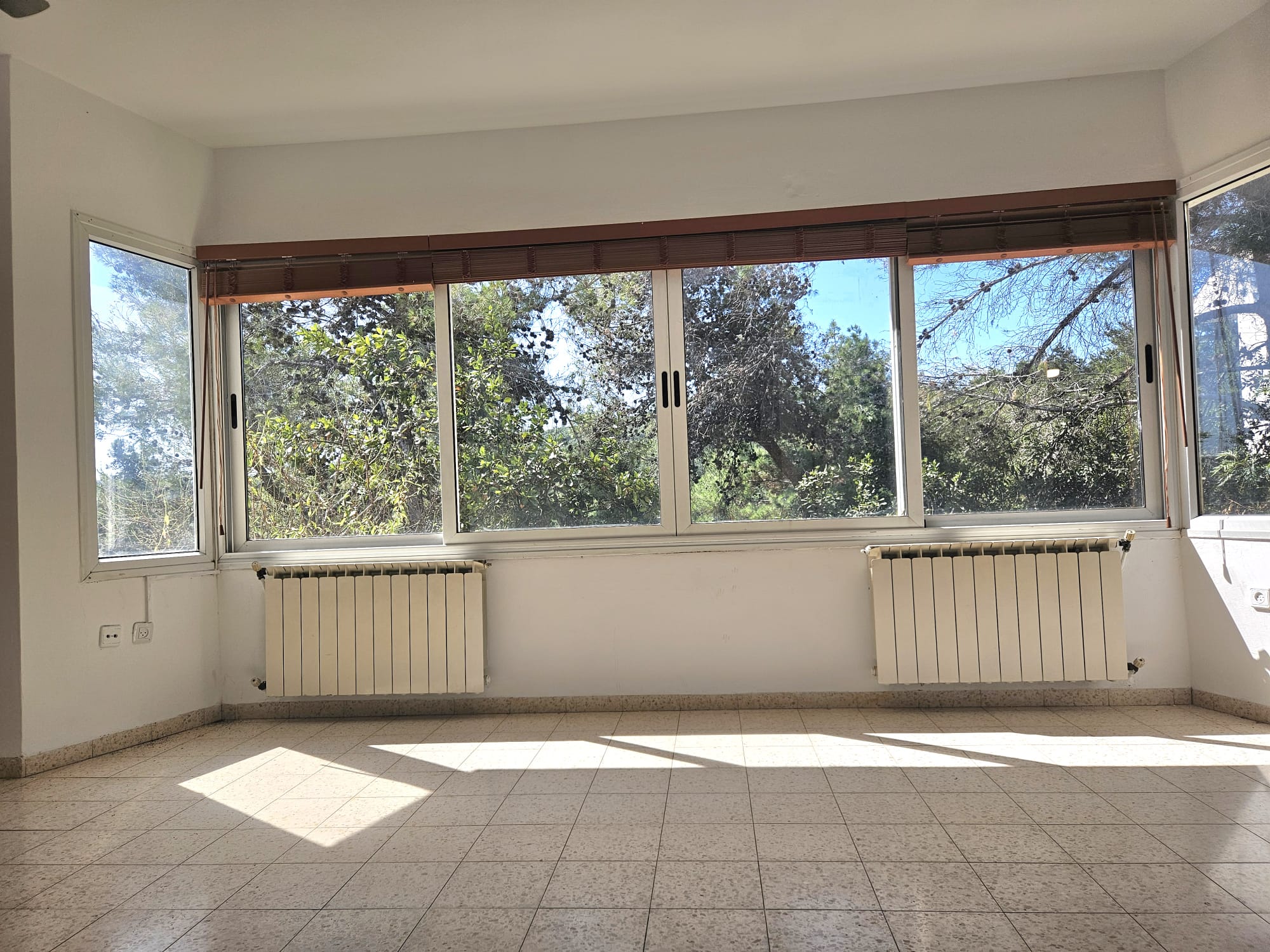בית פרטי 5 חדרים עם יחידת דיור נוספת — כפר ורדים
