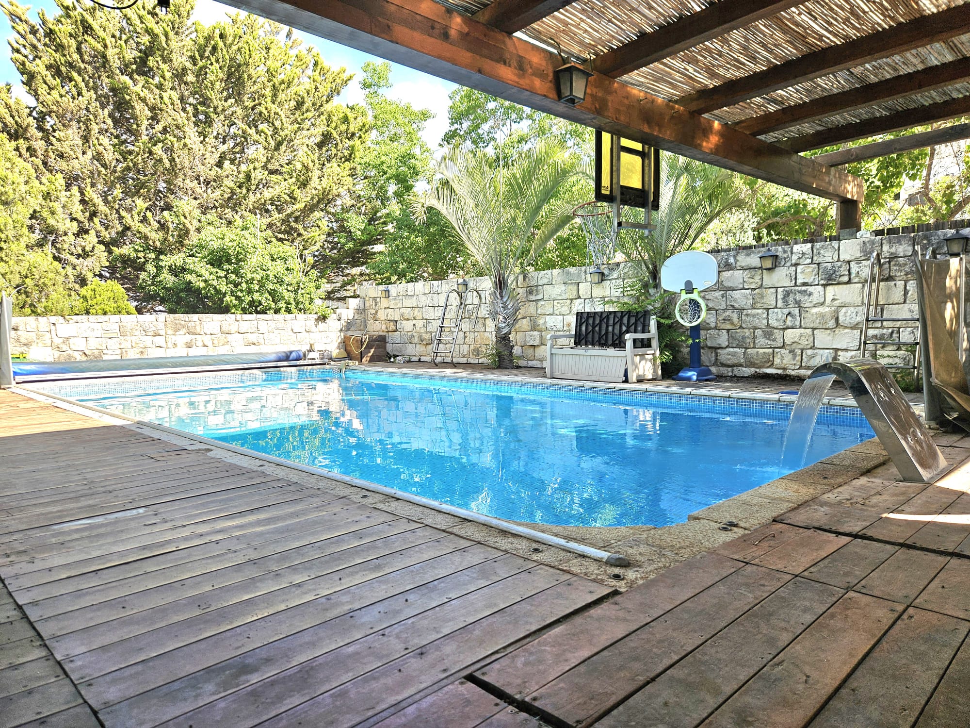 Private House, 8 Rooms with Separate 2-Room Unit — Kfar Vradim