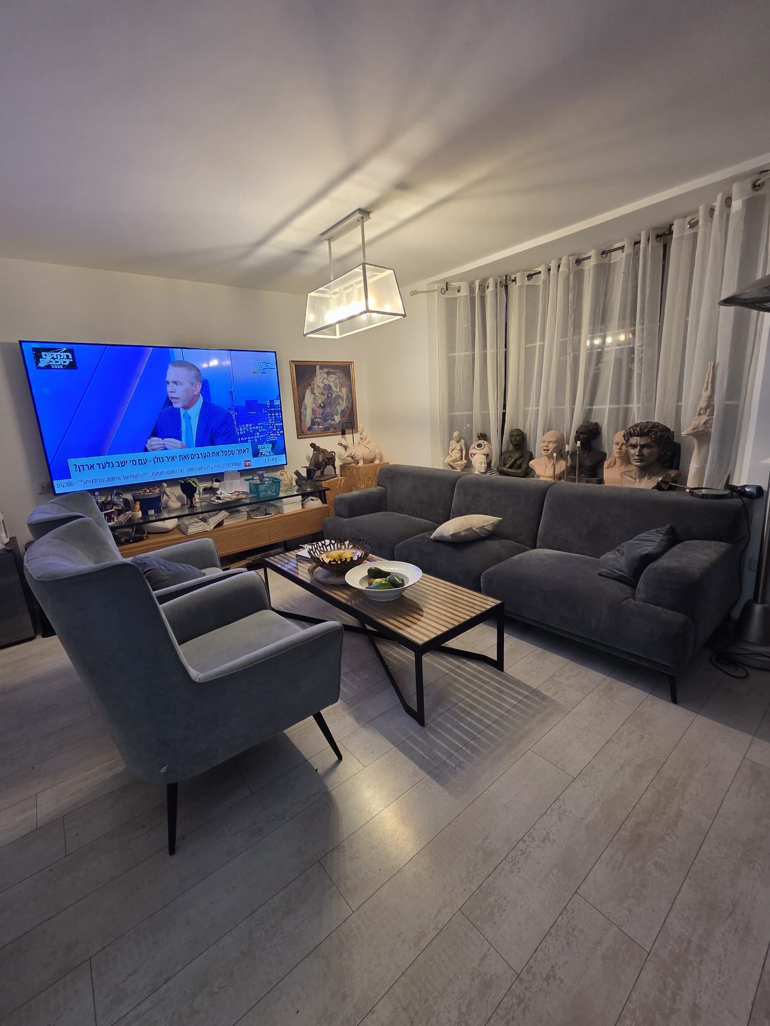 Duplex rénové avec clinique et bureau dans le quartier résidentiel — Kfar Vradim