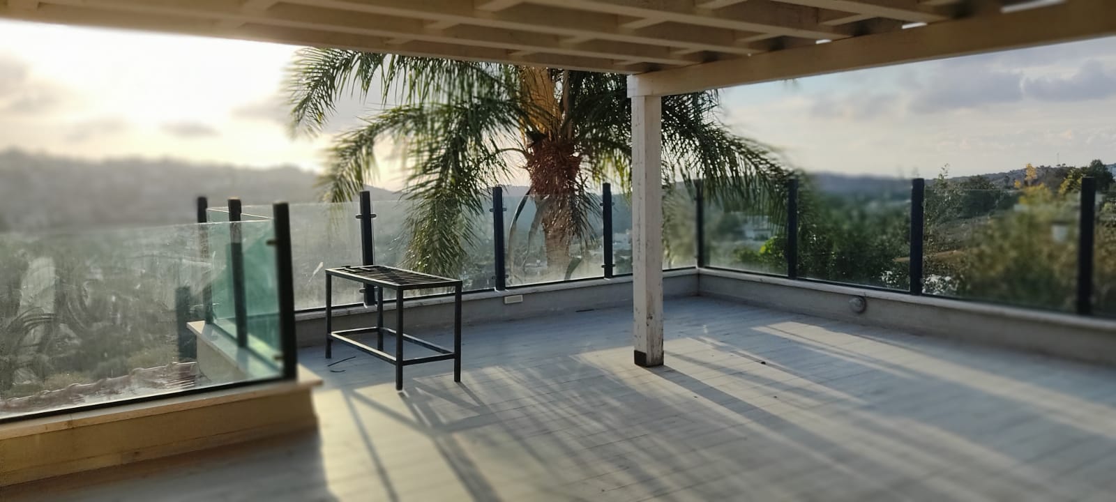 בית פרטי יפיפה 5 חדרים במפלס אחד עם גישה נוחה ויחידת דיור — כפר ורדים